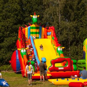 Аттракцион "Горка Мега"