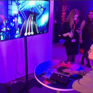 Аттракцион "DJ Hero"