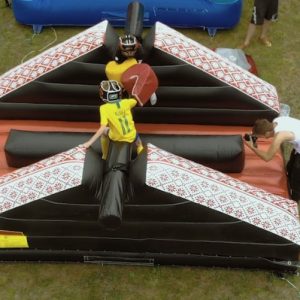 Аттракцион "Бой на бревне"