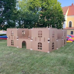 Аттракцион "Картонный лабиринт"