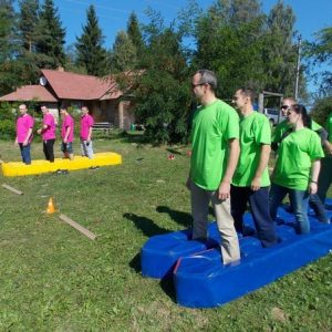 Аттракцион "Командные лыжи"