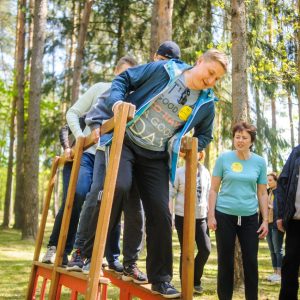 Аттракцион "Командные ходули"