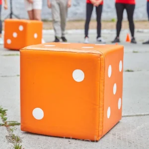 Аттракцион "Гигантские игральные кости"